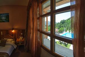 Bazén v ubytování Hotel Victoria nebo v jeho okolí