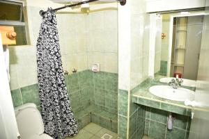 Kupatilo u objektu Klique Hotel Eldoret