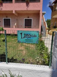Gallery image of lina studios in Mesongi