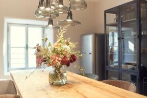 Kuchyň nebo kuchyňský kout v ubytování Townhouse by Frauenzimmer + 37 fotografií
