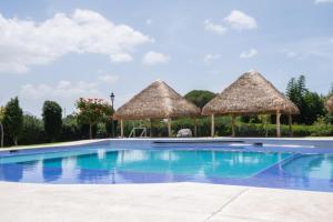 Bazén v ubytování BV Hotel Atlixco nebo v jeho okolí
