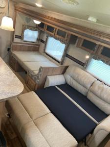 Posezení v ubytování Cozy Camper - Free Parking