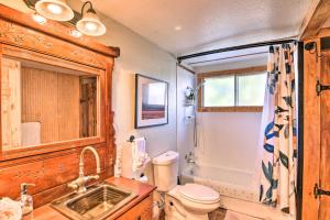 Ένα μπάνιο στο Buena Vista Getaway about half Mi to Downtown! +37 φωτογραφίες