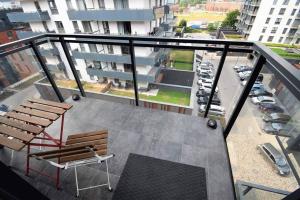 Balkón alebo terasa v ubytovaní Apartament Blue Bastion Wałowa 23c z klimatyzacją i miejscem parkingowym w podziemnym parkingu