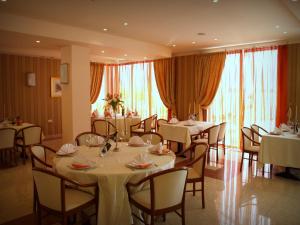 Restaurace v ubytování Hotel Neva