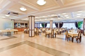 Εστιατόριο ή άλλο μέρος για φαγητό στο Grand-Marine Hotel & SPA