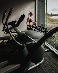 Fitness centrum a/nebo fitness zařízení v ubytování Mere Hotel