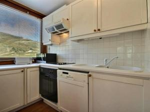 ครัวหรือมุมครัวของ Appartement La Plagne, 3 pièces, 7 personnes - FR-1-455-3