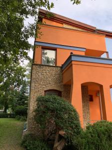Budova, v ktorej sa apartmán nachádza