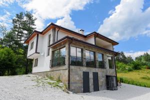 Gallery image of Къща за гости Синята Врана in Mostowo