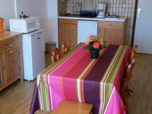 Küche/Küchenzeile in der Unterkunft Appartement Villard-de-Lans, 2 pièces, 4 personnes - FR-1-515-77