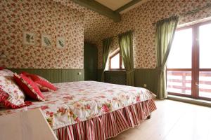 Un pat sau paturi într-o cameră la Chalet Kukavica