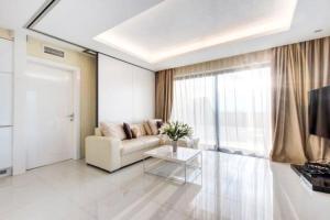 Zdjęcie z galerii obiektu White Luxury Villa Esztergom w mieście Ostrzyhom +19 zdjęć