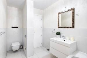 Zdjęcie z galerii obiektu White Luxury Villa Esztergom w mieście Ostrzyhom