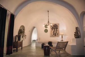 O zonă de relaxare la Hiraeth Santorini