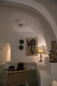 O zonă de relaxare la Hiraeth Santorini