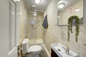 Dean St Coventry - Elegant apartments with ensuite bedrooms, Netflix & parking