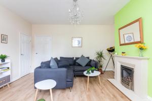 Pass the Keys 2 Bed with Garden Parking and York Minster views