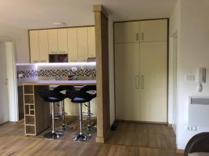 A cozinha ou kitchenette de Apartman Divac