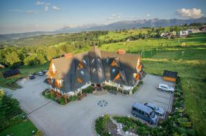 Nespecifikovaný výhled na hory nebo výhled na hory při pohledu z hotelu