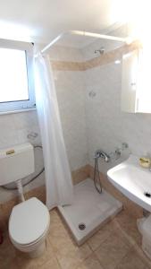 Koupelna v ubytování Chania Locals