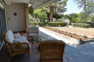 Zahrada ubytování Pine tree beachfront villa