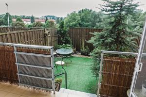 Vonkajšia záhrada v ubytovaní Apartament Witkiewicza Sanok