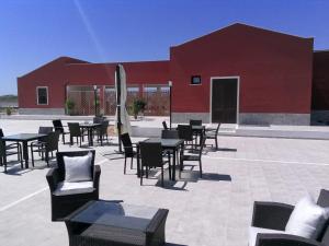 A restaurant or other place to eat at L'Isola del Sale
