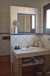 A bathroom at Cortijo Valverde Alora