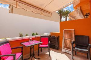 Posezení v ubytování Tenerife Royal Gardens One Bedroom Apartment