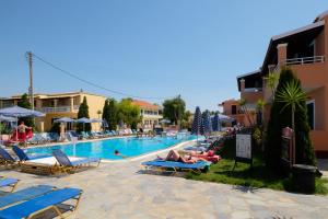 Bazén v ubytování Theodosia Hotel nebo v jeho okolí