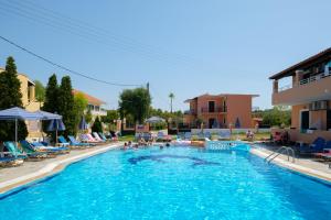 Bazén v ubytování Theodosia Hotel nebo v jeho okolí