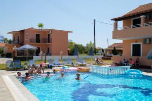 Bazén v ubytování Theodosia Hotel nebo v jeho okolí