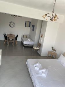 Φωτογραφία από το άλμπουμ του Isidoros Apartments σε Galanádhon