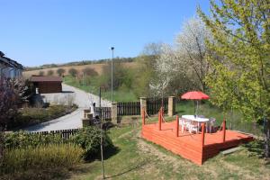 Fotografia z galérie ubytovania IdyllicPrague Cherry Tree Cottage v destinácii Černý Vŭl + 37 fotografií
