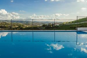 The swimming pool at or close to Hillside In