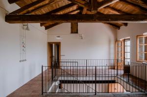 A bed or beds in a room at Hillside In