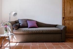 A seating area at Hillside In