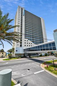 Gallery image of Sterling Breeze #1702 by Book That Condo in Panama City Beach