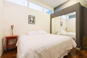 4 Bedroom NYC Apartment客房内的一张或多张床位