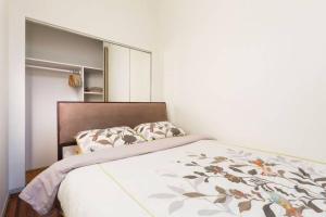 4 Bedroom NYC Apartment客房内的一张或多张床位