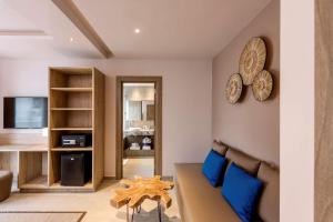 Una televisión o centro de entretenimiento en Radisson Blu Resort Al Hoceima