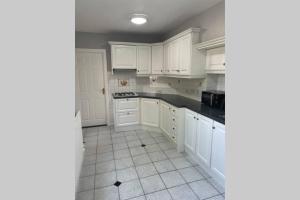 Köök või kööginurk majutusasutuses Glenmount Castleblayney