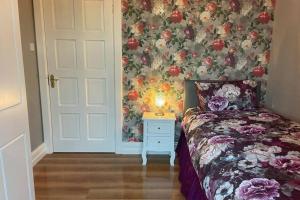 Voodi või voodid majutusasutuse Glenmount Castleblayney toas