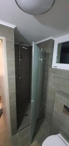 Kúpeľňa v ubytovaní FortunaBeachHouse + 37 fotografií