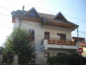 Tòa nhà nơi nhà khách tọa lạc +9 ảnh