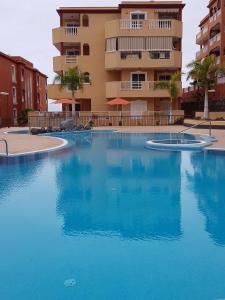 Imagen de la galería de Ocean View Suite Close to Beach with Pool & WiFi, en Callao Salvaje