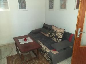 A seating area at Turistická ubytovňa Chalupa Runina 8
