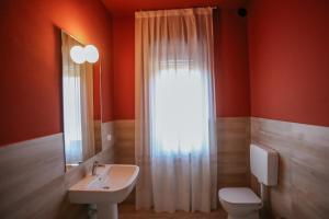 Vannituba majutusasutuses CA'du LIN - Jacuzzi e Piscina