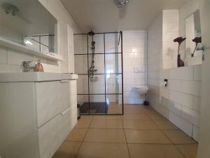 Koupelna v ubytování Bnb Downtown Stavanger berti ap 3 - 2 Rooms + 43 fotografií